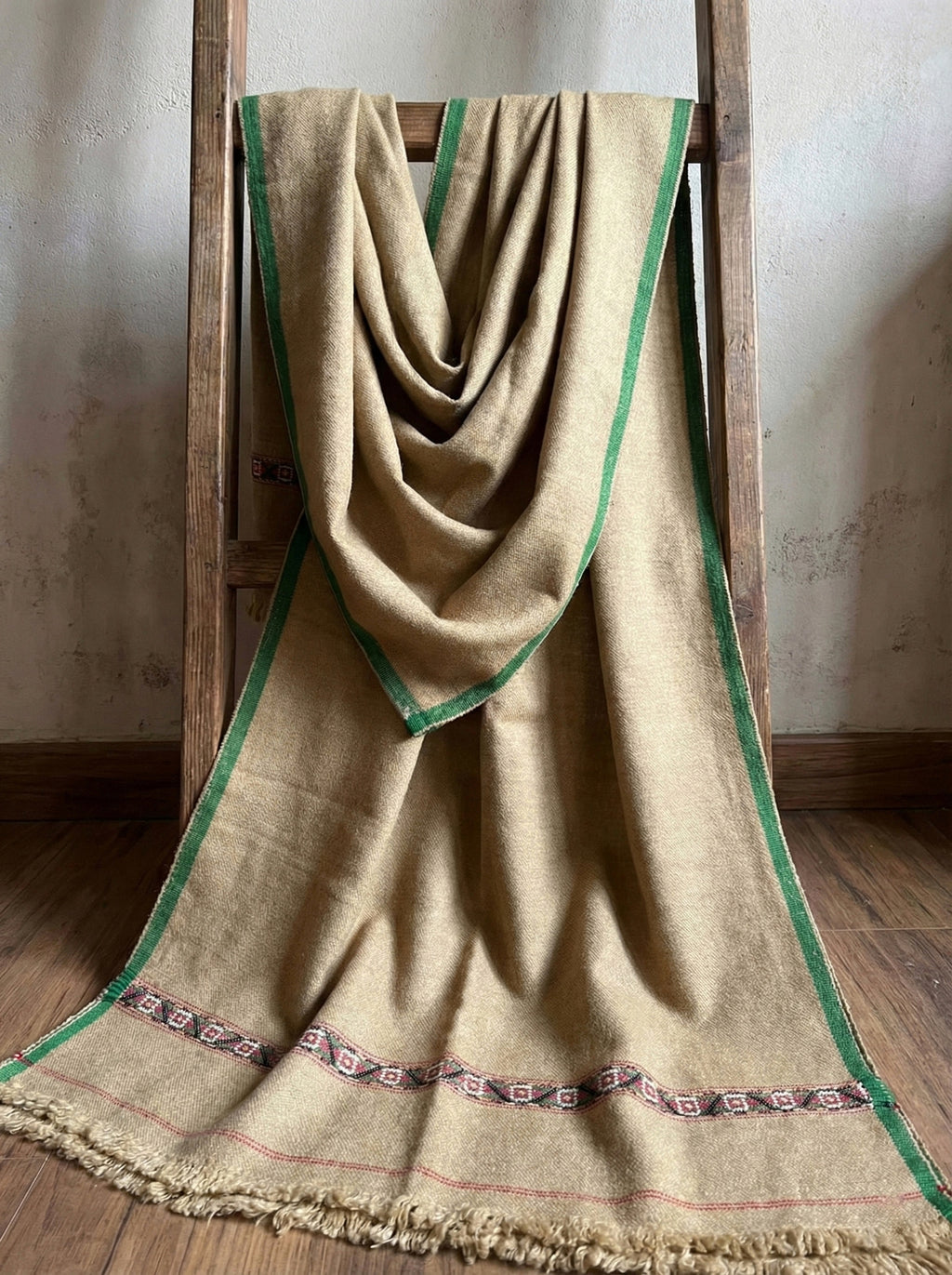 Beige Aura – Hand-Crafted Wool Shawl for Men